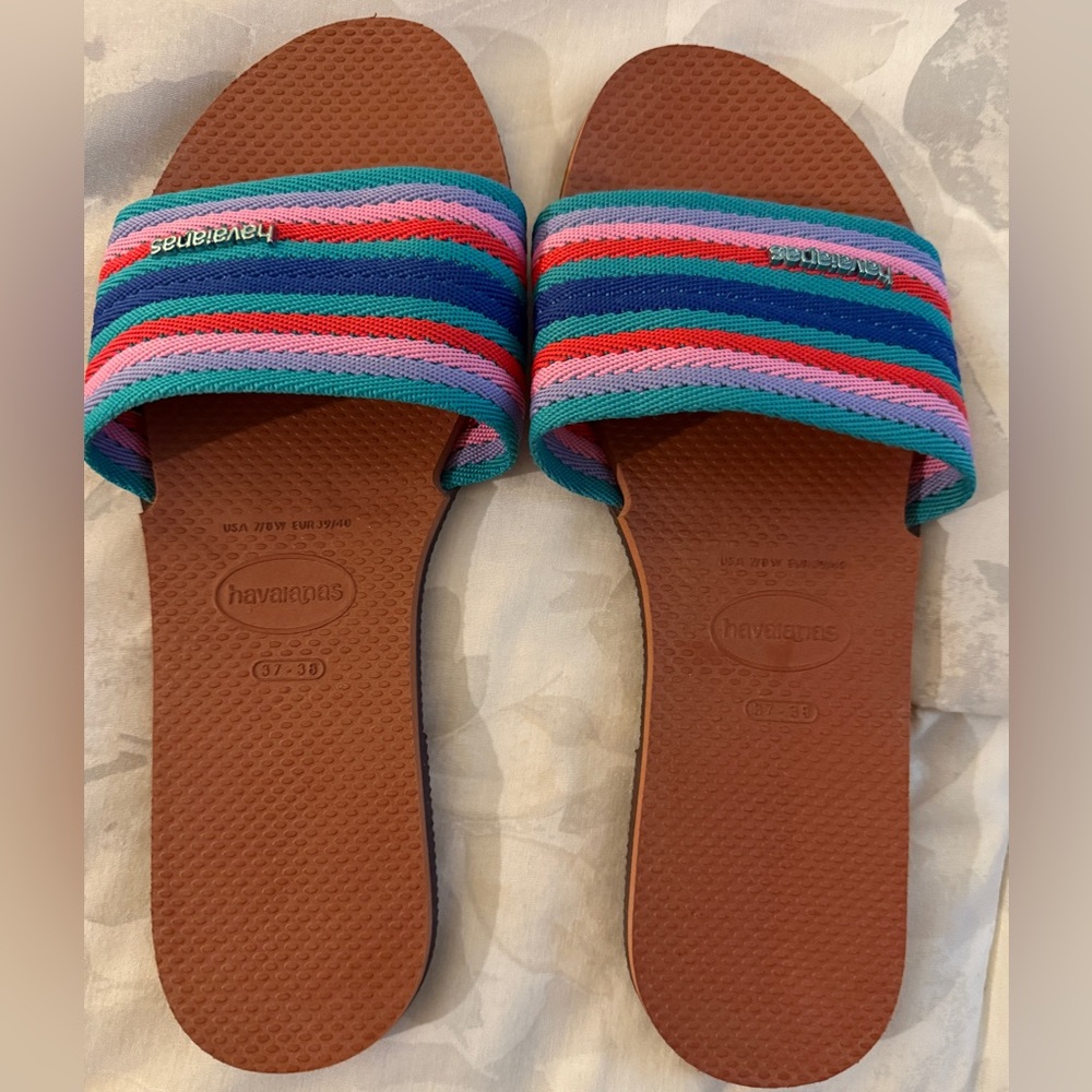 NWOT Havaianas You Malta Mix slides